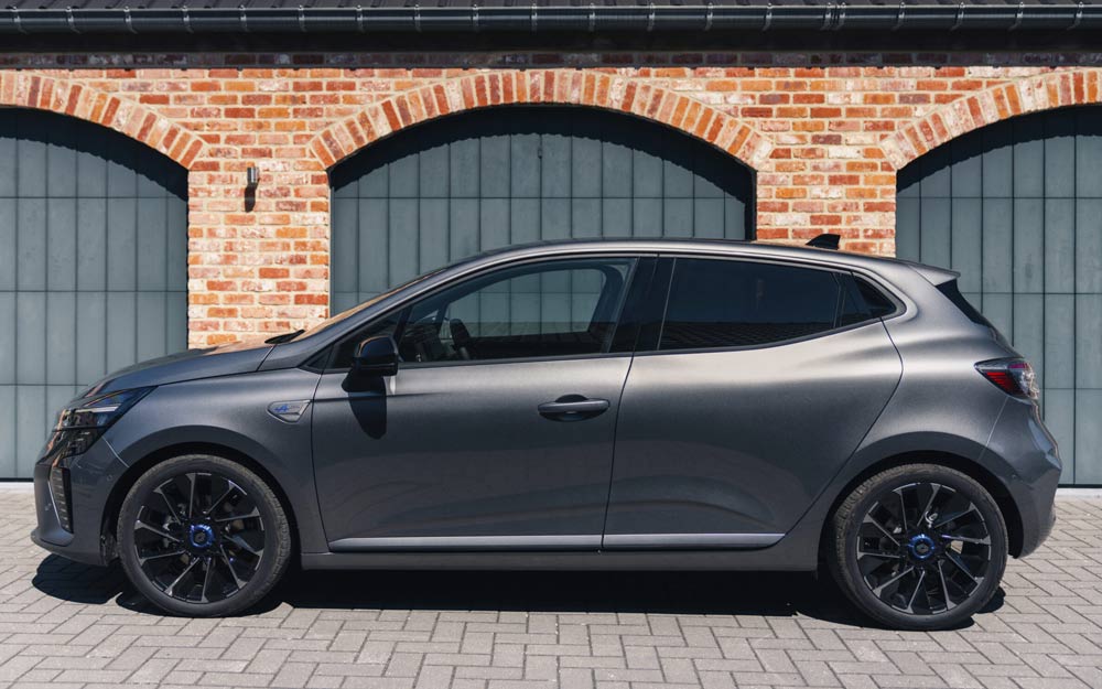 Renault Clio E-Tech Full Hybrid Esprit Alpine di Colore Grigio - Laterale Guidatore Renault Clio E-Tech Full Hybrid Esprit Alpine di Colore Grigio - Laterale Guidatore
